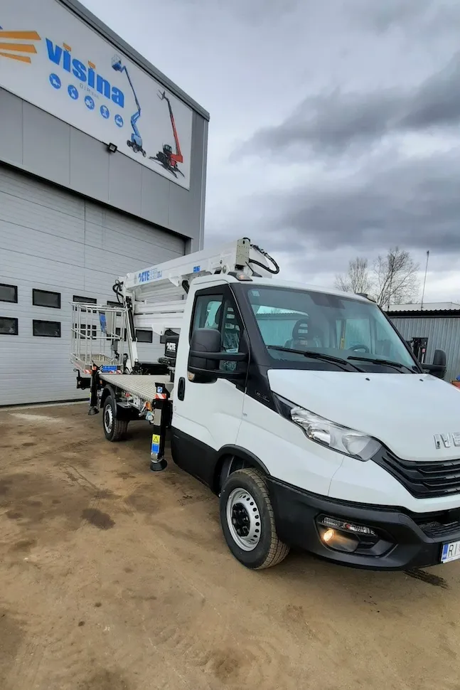 Truck mounted platform CTE model ZED 23 J on an Iveco Daily